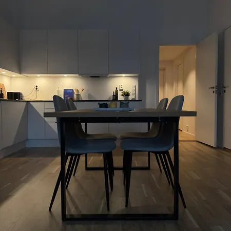 Oceanfront Stay, Large Balcony And Rooftop Access ברגן