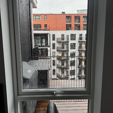 Oceanfront Stay, Large Balcony And Rooftop Access Апартаменти