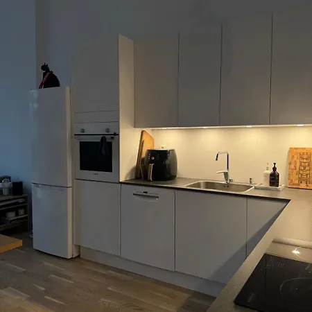 Апартаменти Oceanfront Stay, Large Balcony And Rooftop Access