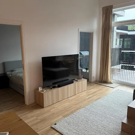 Апартаменты Oceanfront Stay, Large Balcony And Rooftop Access *