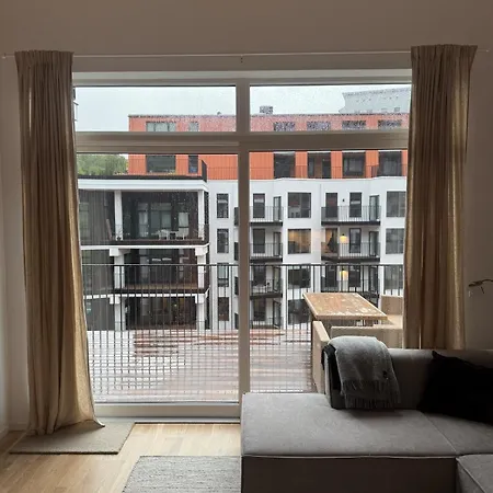 Oceanfront Stay, Large Balcony And Rooftop Access Берген