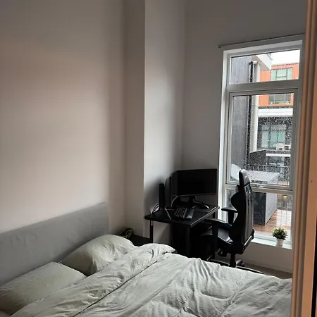 Oceanfront Stay, Large Balcony And Rooftop Access * Берген