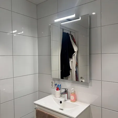 Oceanfront Stay, Large Balcony And Rooftop Access Апартаменты Берген