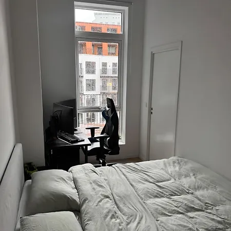 Oceanfront Stay, Large Balcony And Rooftop Access Апартаменти Берген