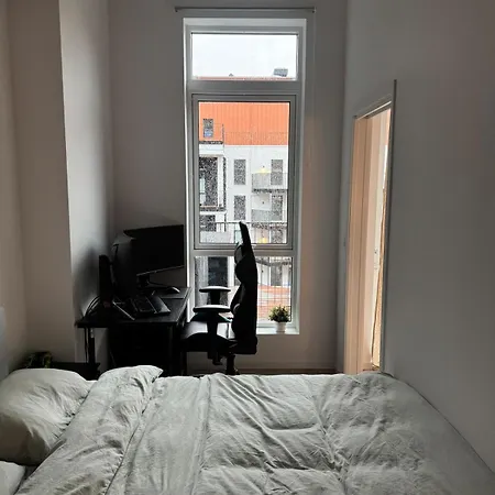 Апартаменти Oceanfront Stay, Large Balcony And Rooftop Access
