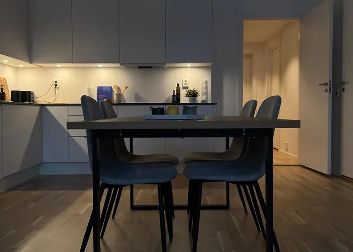 Oceanfront Stay, Large Balcony And Rooftop Access برغن