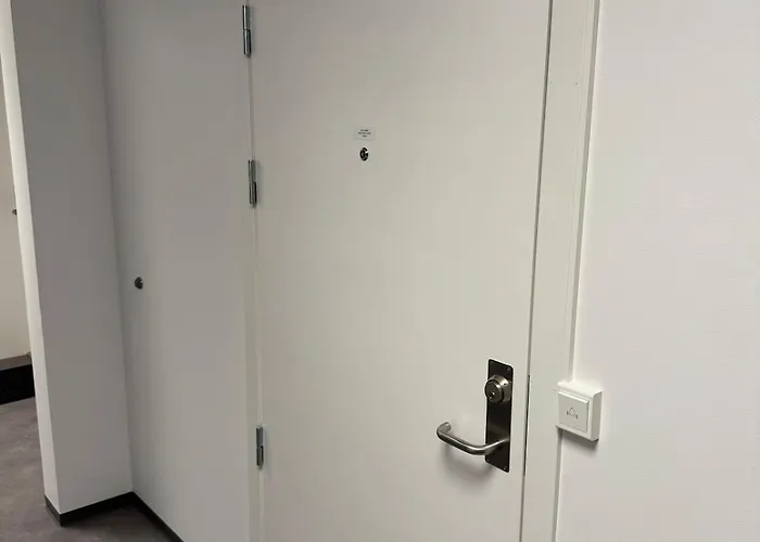 Oceanfront Stay, Large Balcony And Rooftop Access * برغن