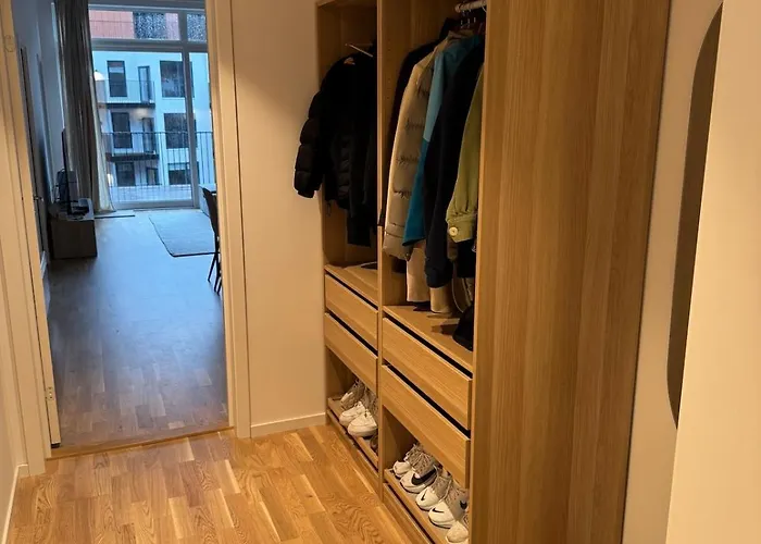 Oceanfront Stay, Large Balcony And Rooftop Access * Bergen