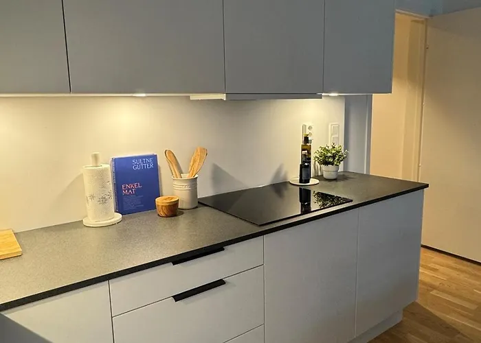 Oceanfront Stay, Large Balcony And Rooftop Access