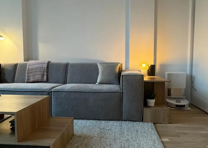 Oceanfront Stay, Large Balcony And Rooftop Access *