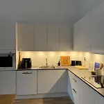 Oceanfront Stay, Large Balcony And Rooftop Access * Bergen